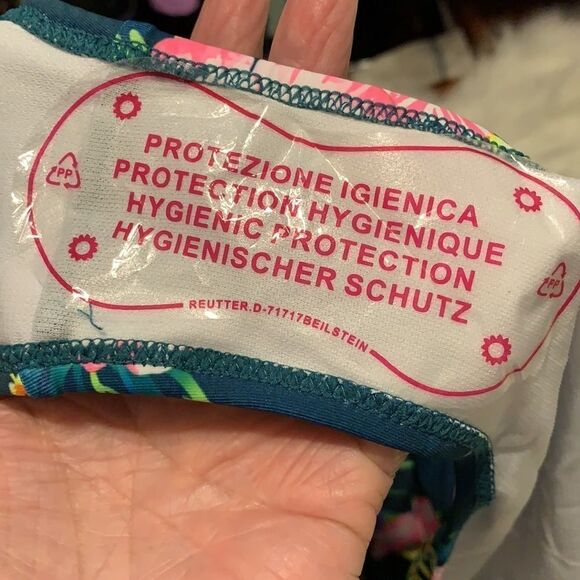 SMALL one piece swim suit - Picture 3 of 6